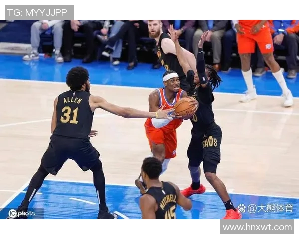 2018年NBA精彩对决骑士与雷霆的直播回顾与精彩瞬间分析