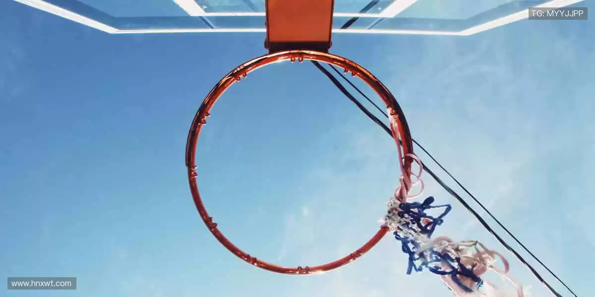 🎮 互动直播，弹幕狂欢，和百万球迷一起嗨翻全场！